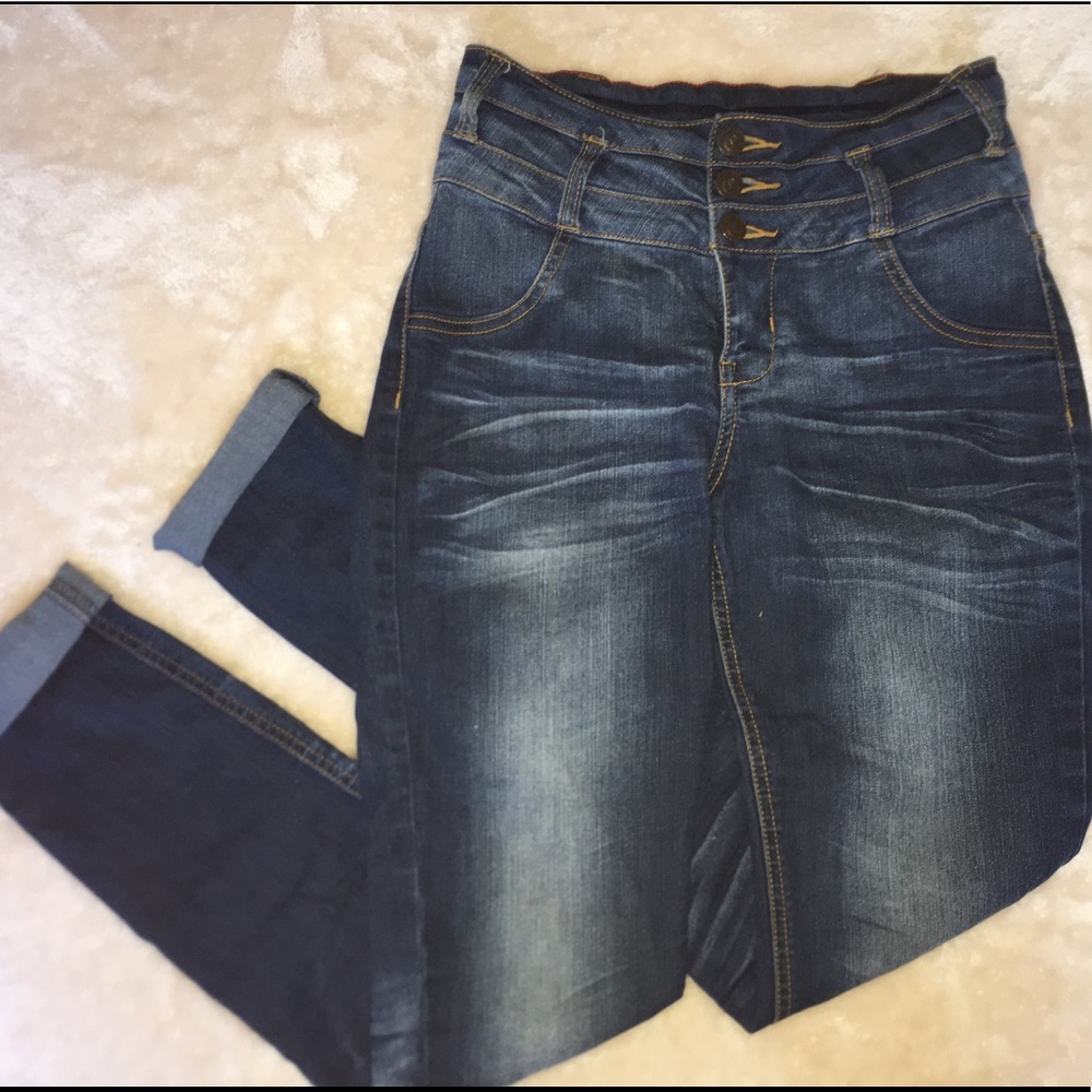 High waisted jeans
